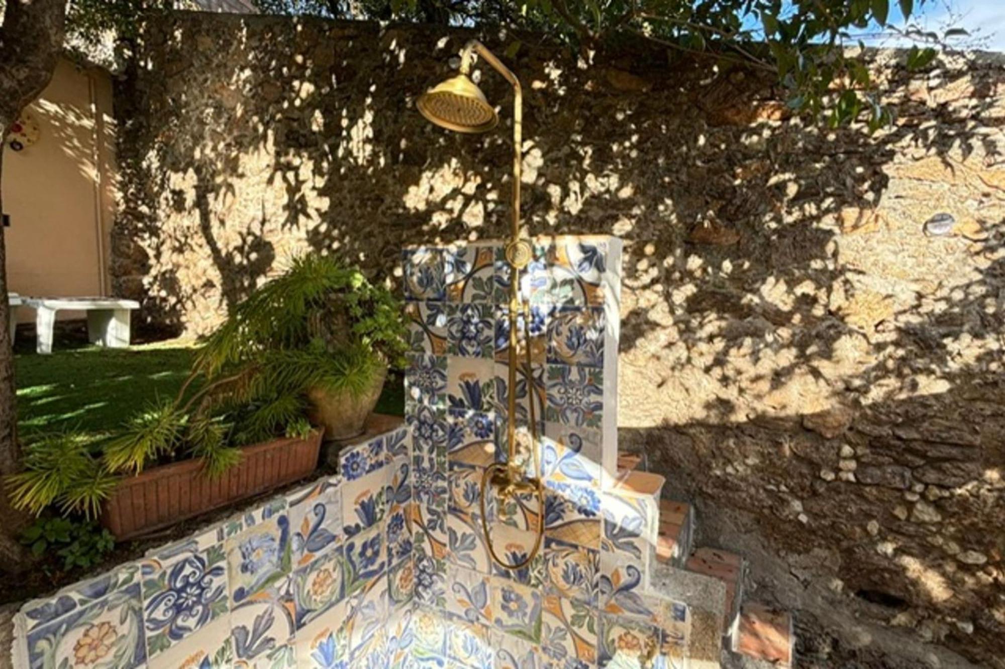 Charming With Hidden Garden Quiet Center Apartment *