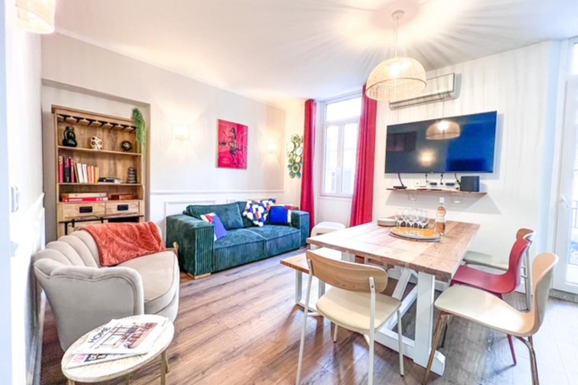 Charming With Hidden Garden Quiet Center Apartment *
